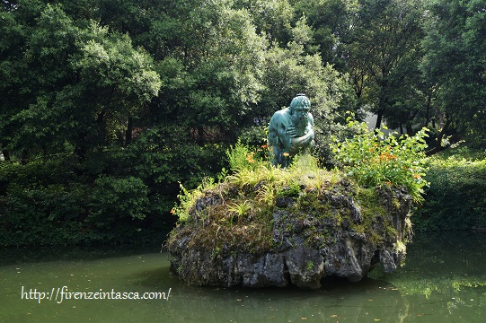 フィレンツェ、ヴィッラ・ディ・カステッロの庭園、1月の泉