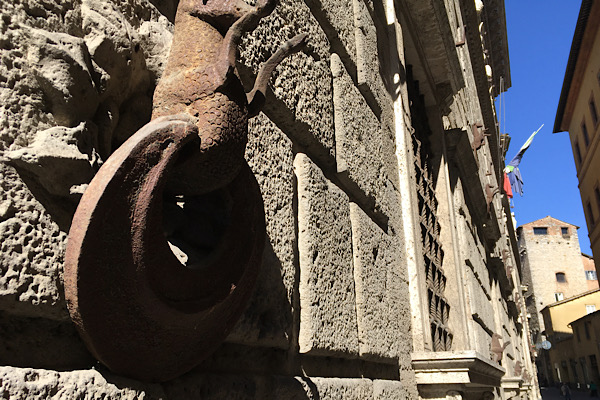 ピッコロ―ミニ宮殿の鉄飾り