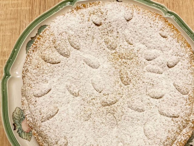トスカーナの伝統ケーキ トルタ・アッラ・ノンナ